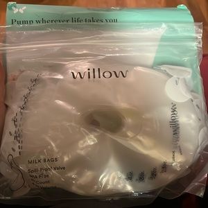 Willow spill proof milk bags 4oz